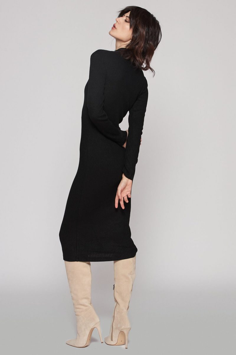 Body fitted stretchy knitwear dress perfect for layering every autumn outfit.