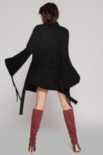Wide sleeve cardigan with adjustable string length system here to warm up every cold autumn day.