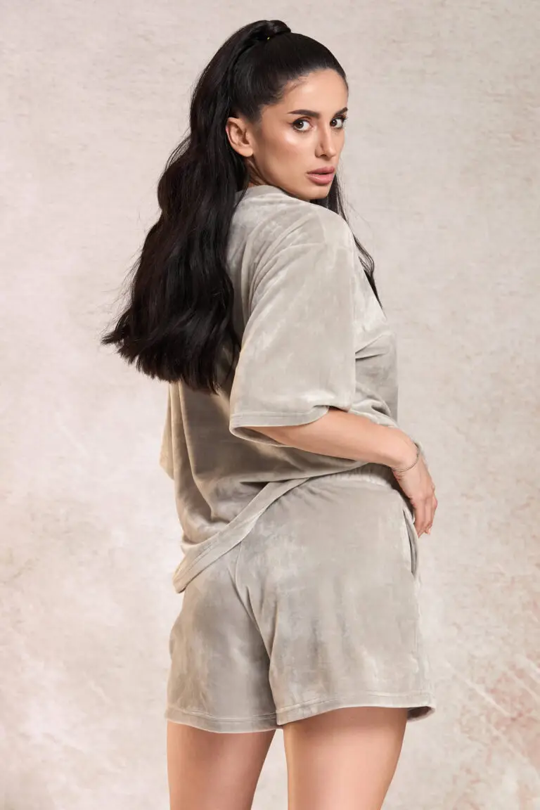 Trening Gri Cu Pantaloni Scurti Walk In Love