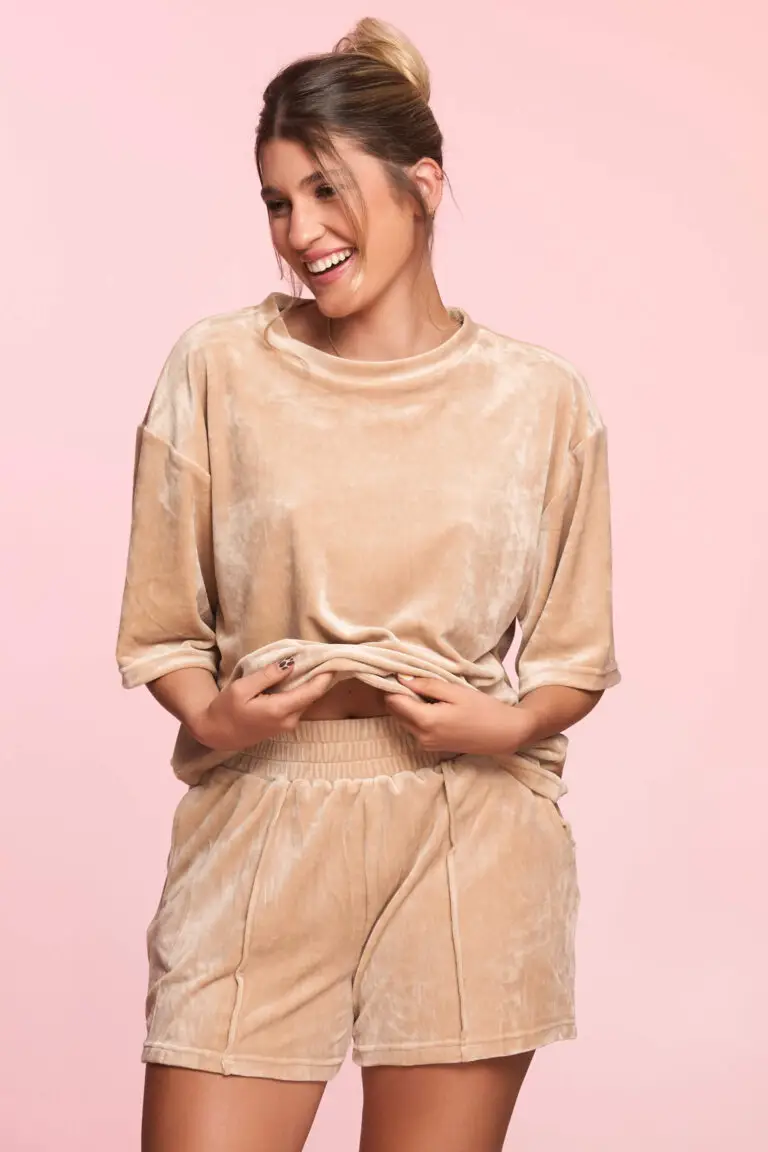 Outlet 14 Trening Vanilla Cu Pantaloni Scurti Walk In Love